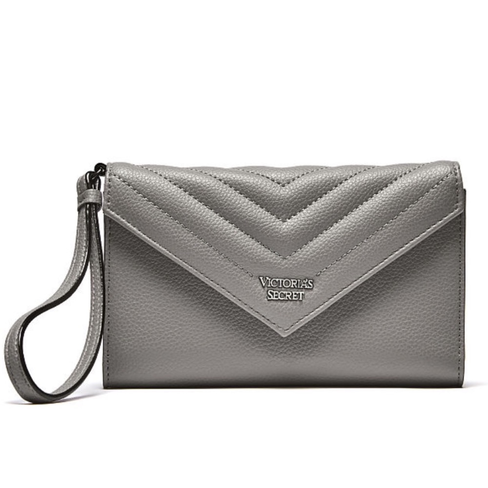 Victoria’s Secret Pebbled V-Quilt Tech Clutch